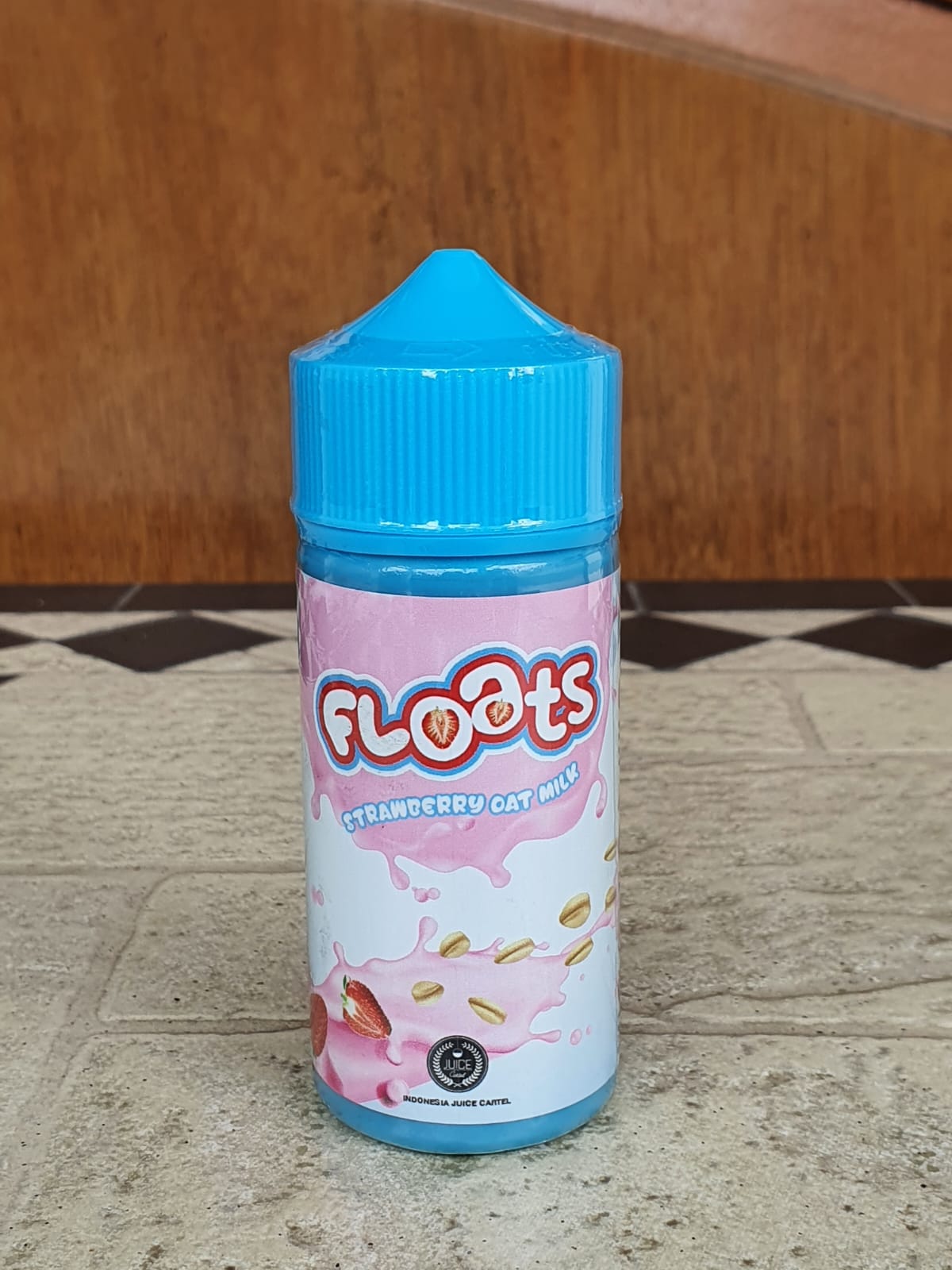 FLOATS Strawberry Oat Milk 100ml, 3mg strength